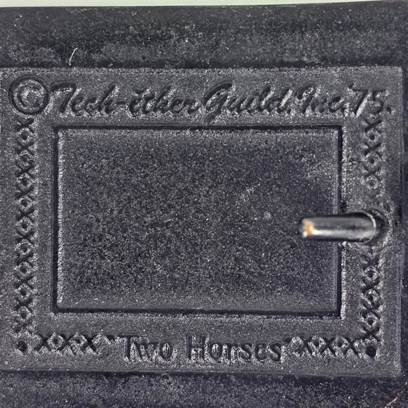 VTG 1975 Brass belt buckle Teck-Ether Guild Two Horses 2.25 x 2 5/8 - Picture 3 of 6